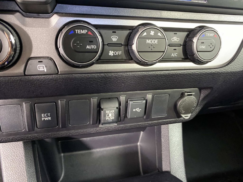 Used 2021 Toyota Tacoma SR5 AWD/4WD image 21