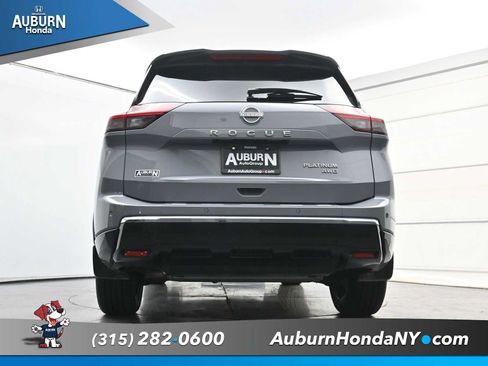 Used 2024 Nissan Rogue Platinum w/ Platinum Premium Package AWD/4WD image 24