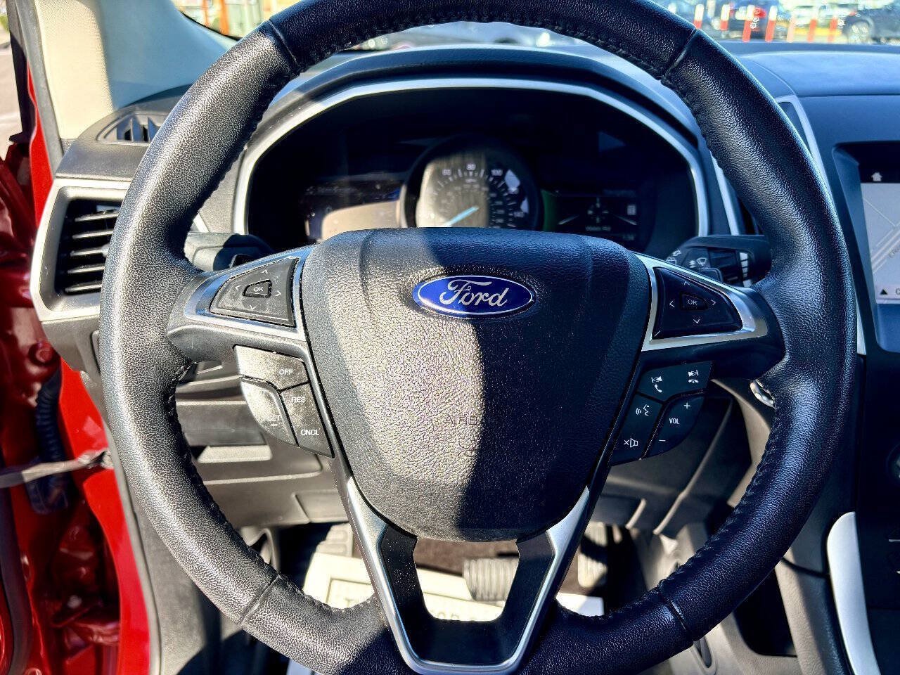Used 2017 Ford Edge SEL w/ Equipment Group 201A AWD/4WD image 16