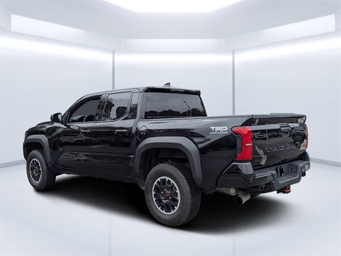 Used 2025 Toyota Tacoma TRD Off-Road image 5