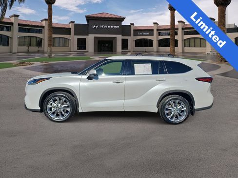 Used 2023 Toyota Highlander Limited image 5