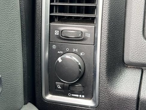Used 2016 RAM 1500 Classic SLT AWD/4WD image 34
