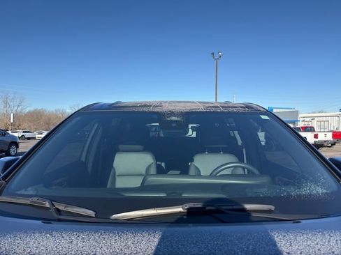 Used 2025 Chevrolet Traverse Z71 w/ Driver Confidence Package image 25