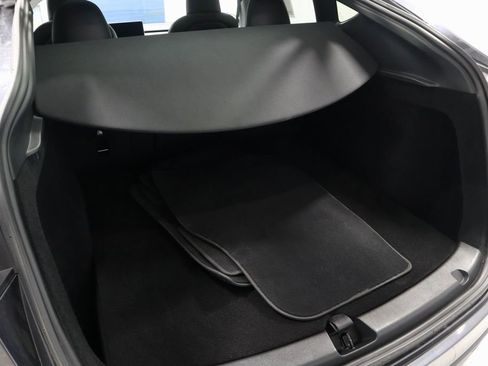Used 2024 Tesla Model Y Long Range AWD/4WD image 19