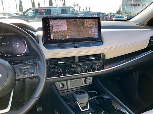 Certified 2024 Nissan Rogue SL w/ SL Premium Package image 9