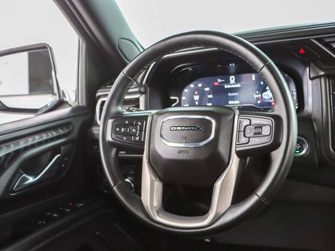 Used 2023 GMC Yukon Denali AWD/4WD image 13