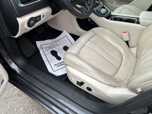 Used 2015 Chrysler 200 C w/ Navigation & Sound Group I FWD image 10