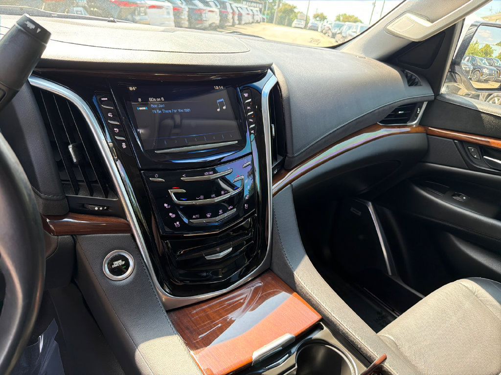 Used 2019 Cadillac Escalade Luxury RWD image 29