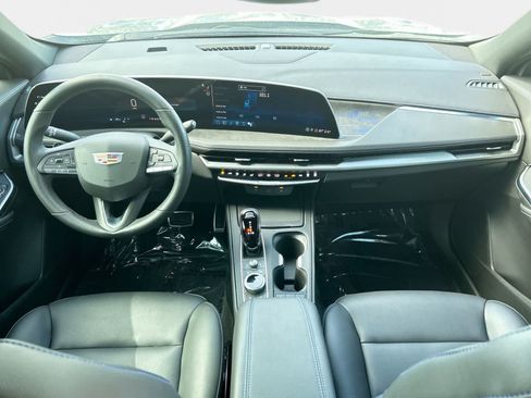 Used 2024 Cadillac XT4 Sport FWD image 15