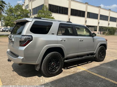 Used 2021 Toyota 4Runner SR5 AWD/4WD image 6
