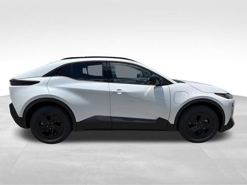 New 2026 Subaru Uncharted AWD image 8