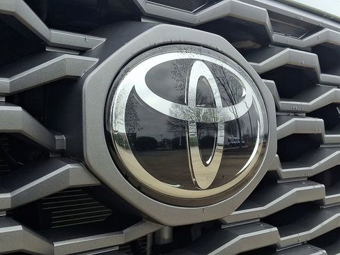 Used 2023 Toyota Tacoma TRD Sport w/ Technology Package image 29