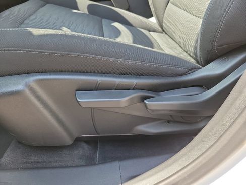 Certified 2025 Chevrolet Equinox LT FWD image 19