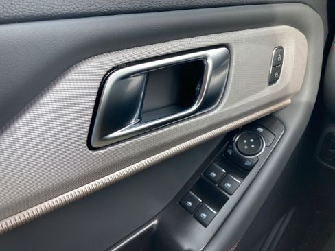 New 2025 Ford Explorer Active w/ Active Comfort Package image 21