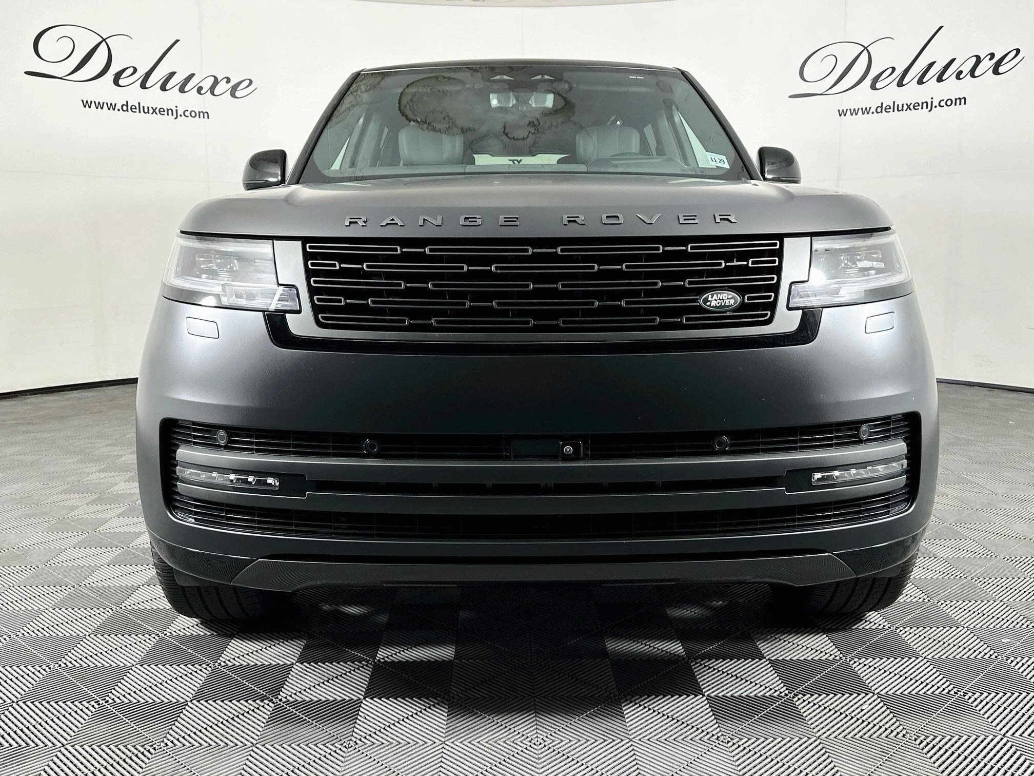 Used 2024 Land Rover Range Rover Long Wheelbase Autobiography AWD/4WD image 2