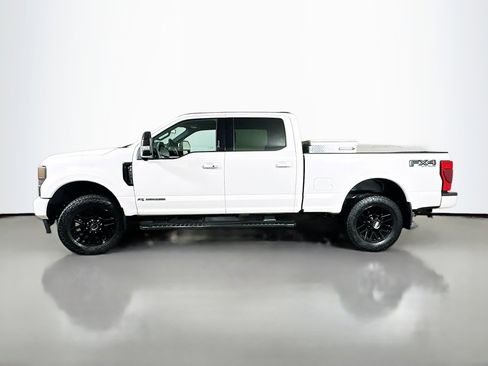 Used 2022 Ford F250 Lariat w/ Black Appearance Package image 4