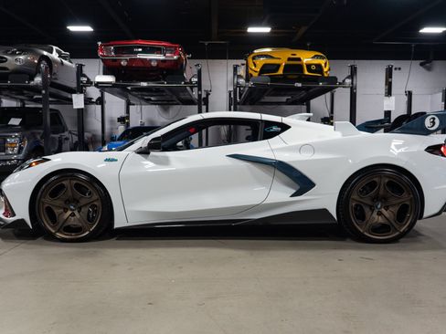 Used 2022 Chevrolet Corvette Stingray Premium Cpe w/ Z51 Performance Package RWD image 2