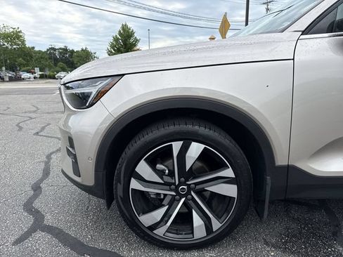 Certified 2024 Volvo XC40 B5 Plus w/ Climate Package AWD/4WD image 22