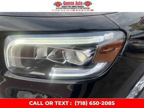 Used 2021 Mercedes-Benz GLB 250 4MATIC w/ Premium Package image 36