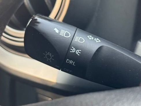 Used 2022 Toyota Tacoma SR image 24