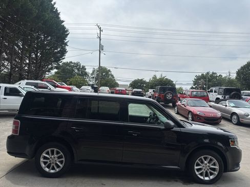 Used 2018 Ford Flex SE FWD image 6