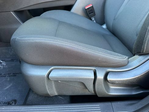 Used 2023 Nissan Rogue S FWD image 13