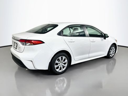 Used 2026 Toyota Corolla LE FWD image 4