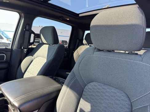 Used 2025 RAM 1500 Big Horn AWD/4WD image 28