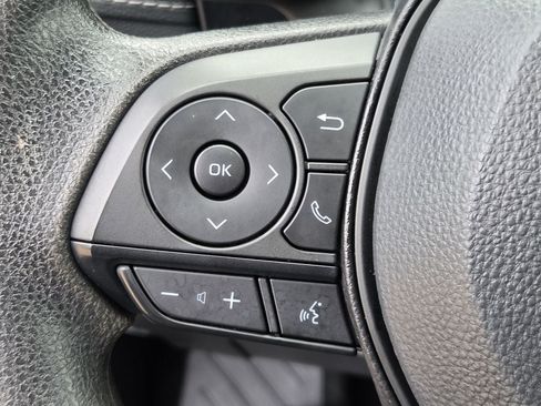 Used 2025 Toyota RAV4 LE FWD image 19