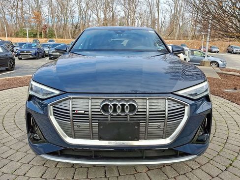 Used 2023 Audi e-tron Premium image 2