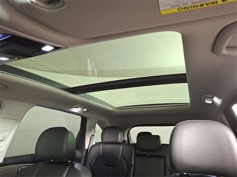 Used 2023 Kia Sorento S w/ Panoramic Sunroof Package image 16