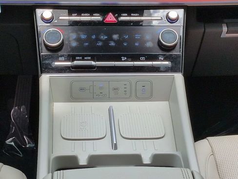 Used 2025 Hyundai Santa Fe Limited FWD image 19