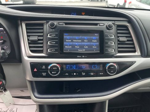 Used 2014 Toyota Highlander Plus AWD/4WD image 16