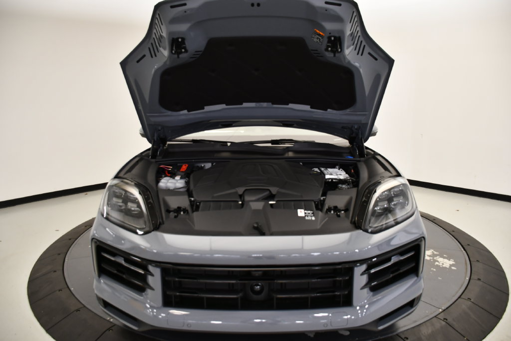Certified 2026 Porsche Cayenne Coupe AWD/4WD image 13