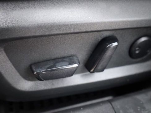 Used 2023 Nissan Rogue SV image 16