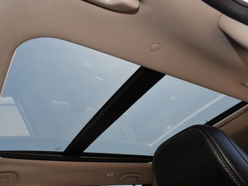 Used 2025 Honda Pilot Touring image 19