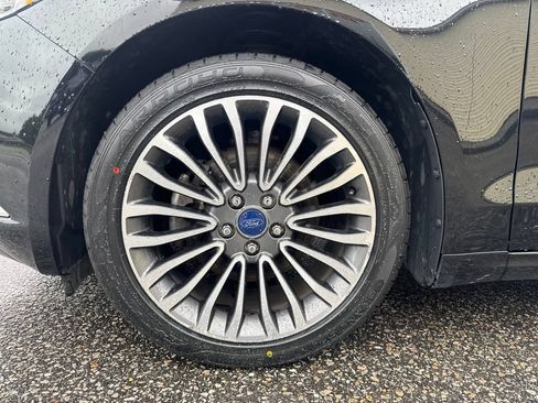 Used 2017 Ford Fusion SE w/ Fusion SE Technology Package AWD/4WD image 29