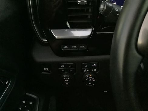 Used 2024 Chevrolet Silverado 1500 High Country w/ Technology Package image 22