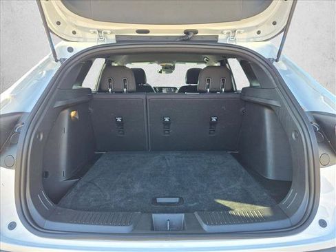 Used 2026 Chevrolet Trax RS FWD image 6