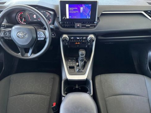 Used 2025 Toyota RAV4 XLE AWD/4WD image 15