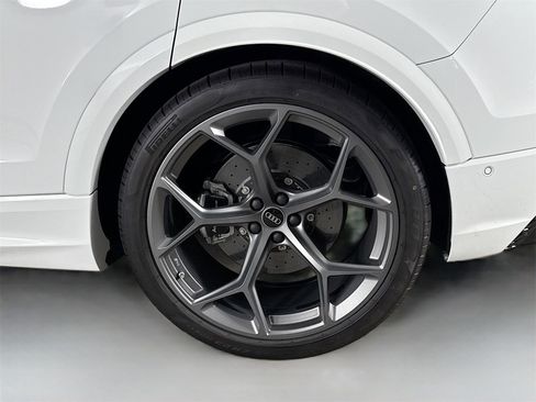 New 2025 Audi RS Q8 performance image 33