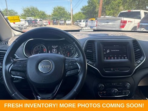 Used 2020 Jeep Cherokee Latitude Plus FWD image 8
