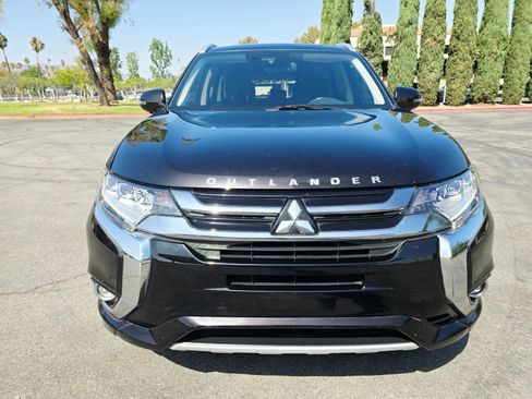 Used 2018 Mitsubishi Outlander SEL image 2
