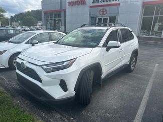 Used 2022 Toyota RAV4 XLE w/ Convenience Package AWD/4WD video 1