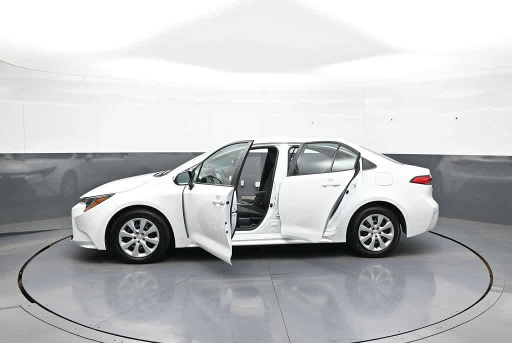 Used 2026 Toyota Corolla LE FWD image 41