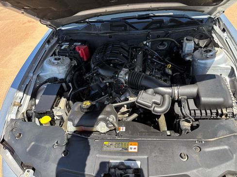 Used 2011 Ford Mustang Coupe RWD image 18