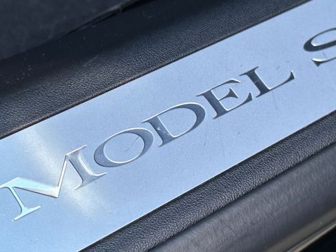 Used 2018 Tesla Model S 75D image 24