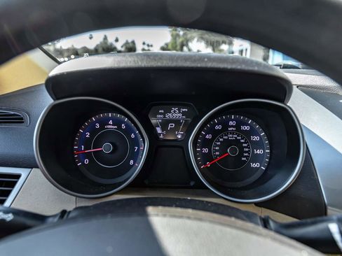 Used 2013 Hyundai Elantra GLS w/ Preferred Pkg image 13