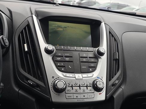 Used 2015 Chevrolet Equinox LT image 8