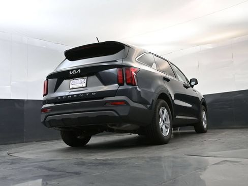Used 2022 Kia Sorento LX FWD image 23